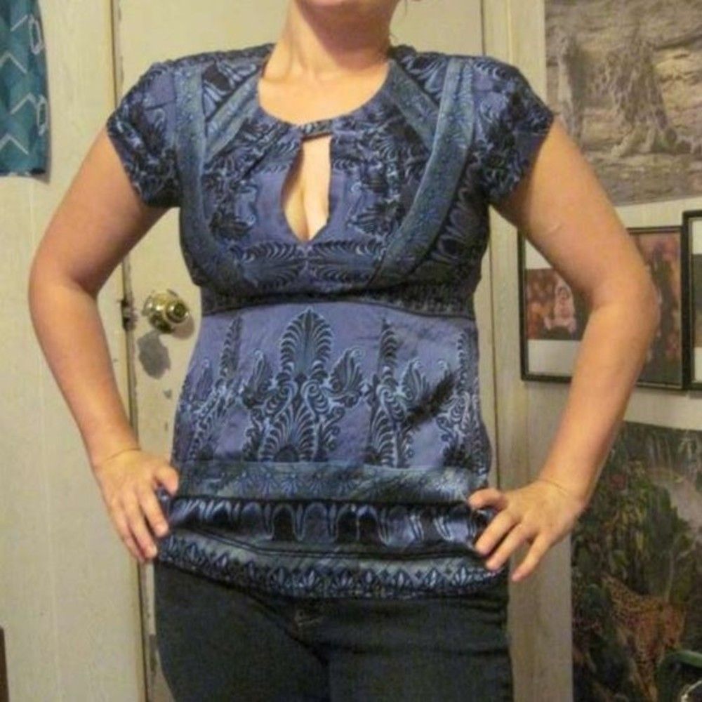 Nanette Lepore 2 Blue Open Chest Accent Blouse Silk Short Sleeve Zipper Back